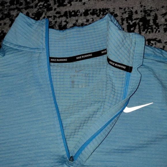 Nike Women’s Blue Dri-FIT 1/2 Zip Pullover - Size S - Performance Gear - Picture 15 of 16